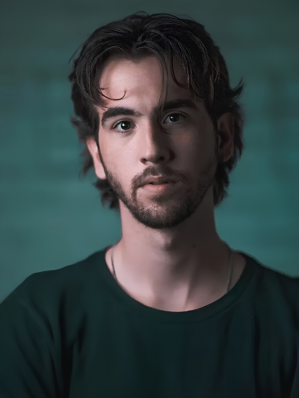 Middle-Part Shaggy Mullet